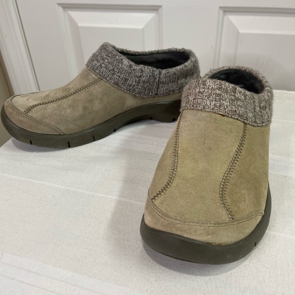 Dansko beige suede and knit women’s Eartha mules/clogs size 37. - Picture 2 of 10